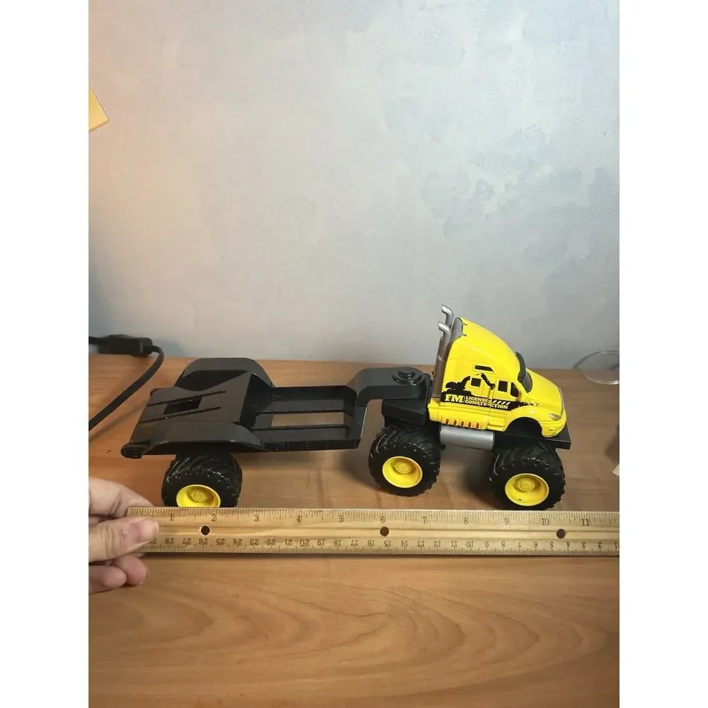 Maisto Fresh Metal Builder Zone Quarry Trailer Construction Diecast 11”